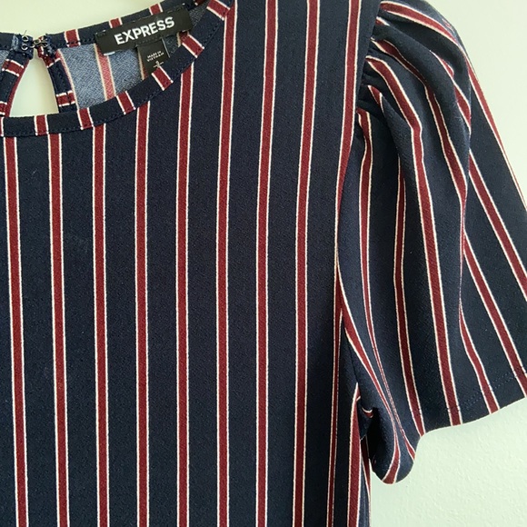 Striped Keyhole Top - Picture 4 of 4